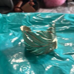 Elegant Gold-tone  Leaf Cuff Bracelet